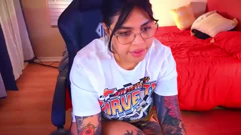 Snapshot of miacanela_xo chatting on January 9, 2025, 3:26 am Mia online show from January 9, 2025, 3:26 am