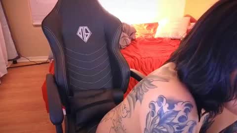 Snapshot of miacanela_xo chatting on January 16, 2025, 7:38 am Mia online show from January 16, 2025, 7:38 am