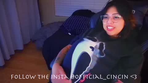 Snapshot of miacanela_xo chatting on February 6, 2025, 7:24 am Mia online show from February 6, 2025, 7:24 am