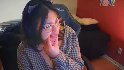 Snapshot of miacanela_xo chatting on February 24, 2025, 1:46 am Mia online show from February 24, 2025, 1:46 am