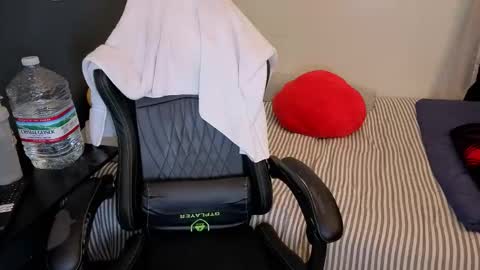 Mia online show from March 21, 2026, 2:49 am