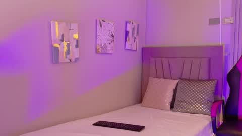 Snapshot of miacarterr_ chatting on December 5, 2025, 12:14 pm Mia online show from December 5, 2025, 12:14 pm