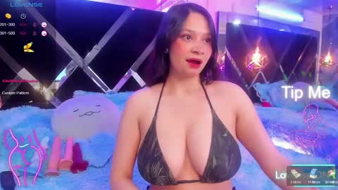 Mia online show from September 30, 2025, 2:27 am