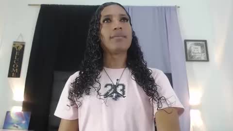 Snapshot of miacoock chatting on November 5, 2025, 5:02 pm MiaCoock online show from November 5, 2025, 5:02 pm