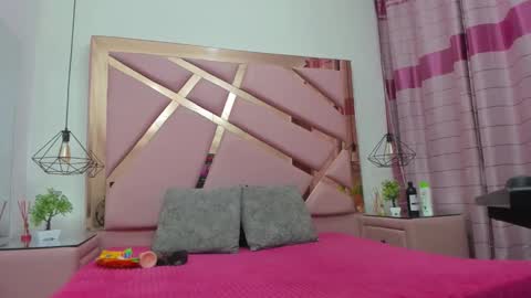 MiaCours online show from January 5, 2026, 7:06 pm