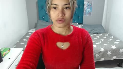 miacumgirl online show from April 15, 2026, 12:23 pm