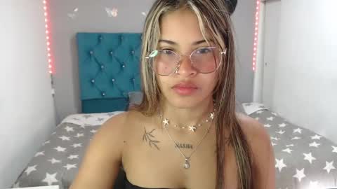 miacumgirl online show from May 25, 2026, 12:22 pm