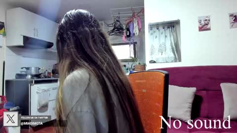 Mia online show from January 16, 2025, 11:06 pm