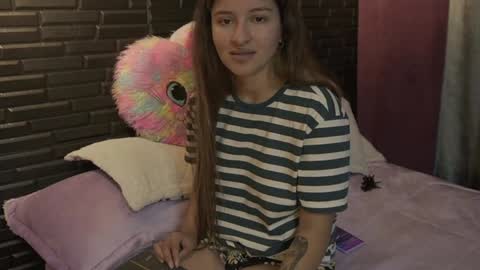 Mia online show from January 26, 2025, 7:53 am