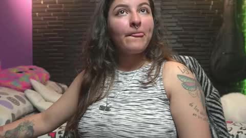 Mia online show from October 19, 2025, 4:46 am