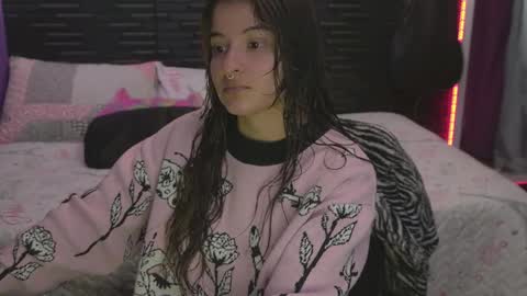 Mia online show from February 2, 2026, 1:04 am