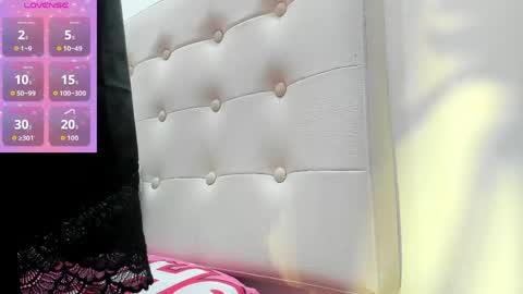 Snapshot of miaevans0 chatting on April 19, 2026, 6:32 pm evans online show from April 19, 2026, 6:32 pm