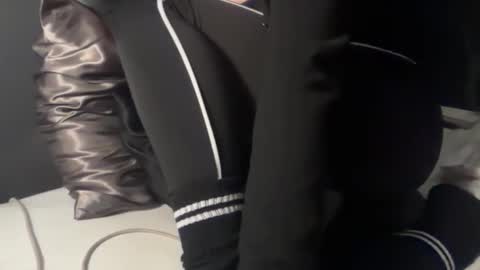 miafilms online show from December 20, 2025, 11:01 pm