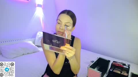 Mia online show from May 15, 2026, 1:12 am