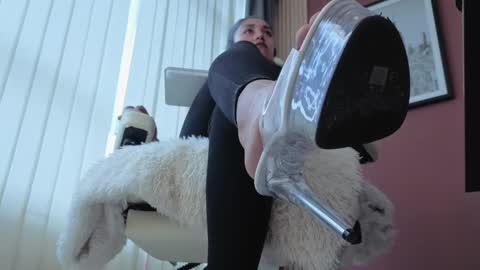 Snapshot of miafix chatting on October 13, 2025, 4:07 pm Mia Carter Schedule 800 - 1430 gtm-5 online show from October 13, 2025, 4:07 pm