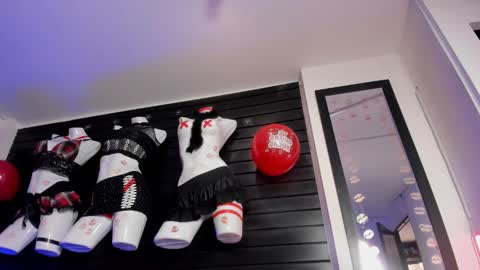 Snapshot of miafox_03 chatting on February 14, 2026, 3:42 pm miafox_03 online show from February 14, 2026, 3:42 pm