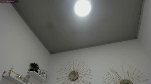 Miah Collins online show from September 17, 2025, 11:23 am