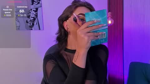 Snapshot of miah_connor chatting on October 22, 2025, 8:08 pm Mia Connor online show from October 22, 2025, 8:08 pm