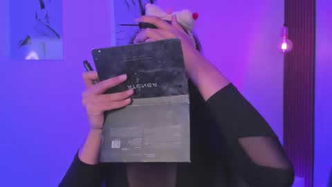 Snapshot of miah_connor chatting on November 18, 2025, 7:40 pm Mia Connor online show from November 18, 2025, 7:40 pm