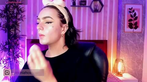 Snapshot of miah_connor chatting on November 23, 2025, 7:46 pm Mia Connor online show from November 23, 2025, 7:46 pm