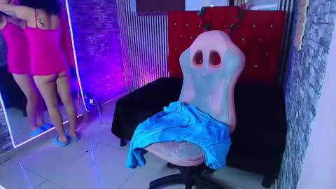 Snapshot of miahernadez303av chatting on November 21, 2025, 5:06 am MIA VELEZ online show from November 21, 2025, 5:06 am