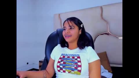 miahsex69 online show from November 8, 2025, 6:13 am