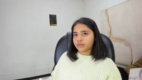 miahsex69 online show from November 9, 2025, 3:27 am