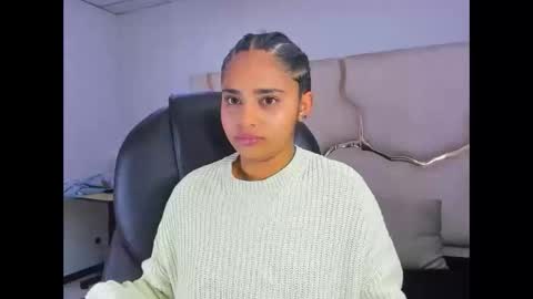 miahsex69 online show from December 20, 2025, 3:13 am