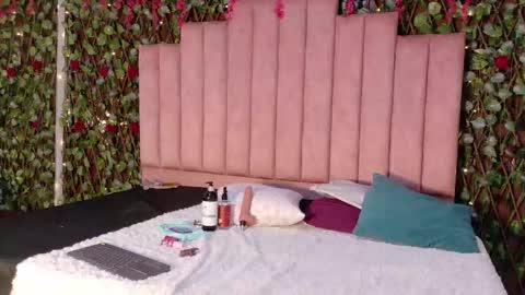 Mia online show from January 17, 2026, 3:17 pm