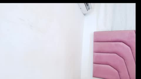 miajhonsonx online show from March 26, 2026, 3:06 pm