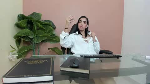 Snapshot of miakarsson chatting on August 7, 2026, 6:32 pm Mia online show from August 7, 2026, 6:32 pm