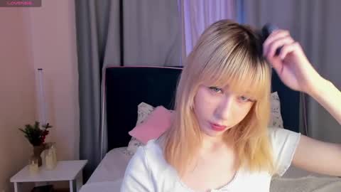 Snapshot of miakimiko chatting on April 20, 2026, 2:25 am miakimiko online show from April 20, 2026, 2:25 am