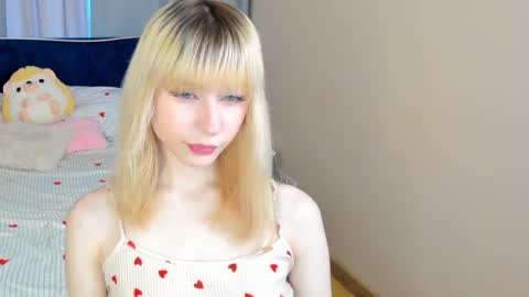 Snapshot of miakimiko chatting on May 3, 2026, 2:28 am miakimiko online show from May 3, 2026, 2:28 am