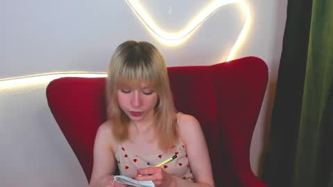 Snapshot of miakimiko chatting on May 6, 2026, 2:40 am miakimiko online show from May 6, 2026, 2:40 am