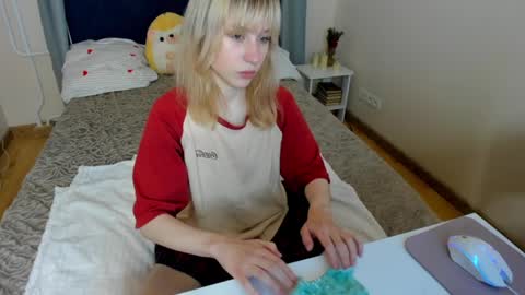 Snapshot of miakimiko chatting on May 14, 2026, 3:02 am miakimiko online show from May 14, 2026, 3:02 am