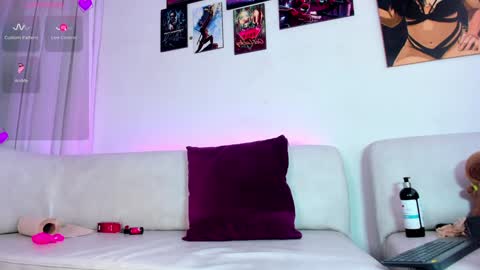 Mia online show from February 8, 2025, 7:16 pm