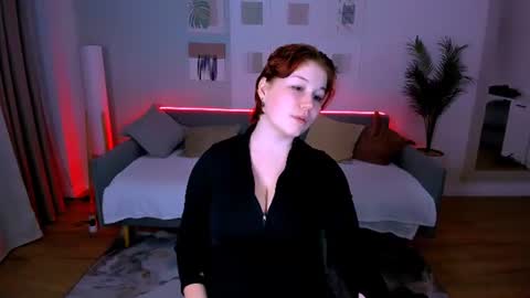 mialacrice online show from June 18, 2026, 6:45 pm