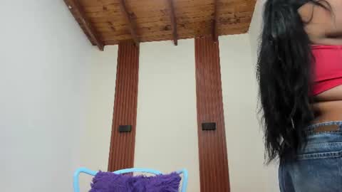 mialane3 online show from June 10, 2026, 11:31 am