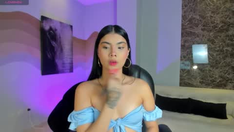 Snapshot of mialaurence_ chatting on November 26, 2025, 7:04 pm Call me Mia online show from November 26, 2025, 7:04 pm