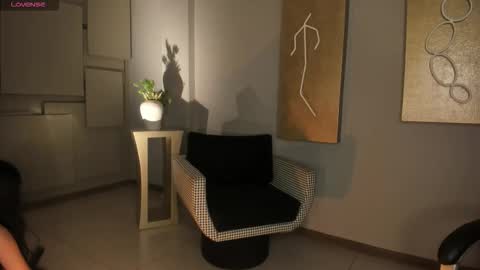 Snapshot of mialaurence_ chatting on December 17, 2025, 7:09 pm Call me Mia online show from December 17, 2025, 7:09 pm