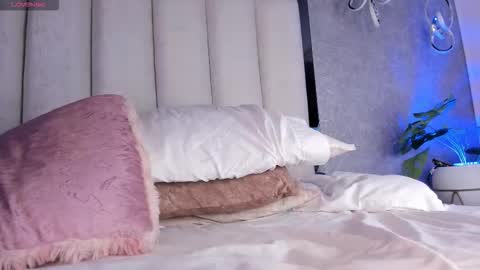 Snapshot of mialogan_ chatting on November 29, 2025, 11:57 am mia logan online show from November 29, 2025, 11:57 am