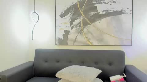 Snapshot of mialogan_ chatting on December 18, 2025, 3:23 am mia logan online show from December 18, 2025, 3:23 am