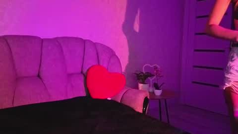 Snapshot of mialuxi chatting on July 21, 2026, 7:05 pm llluxi94739 online show from July 21, 2026, 7:05 pm