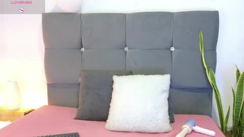 Snapshot of miamackleyn_ chatting on April 24, 2026, 1:57 pm MIA online show from April 24, 2026, 1:57 pm