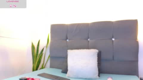 Snapshot of miamackleyn_ chatting on May 5, 2026, 1:41 pm MIA online show from May 5, 2026, 1:41 pm