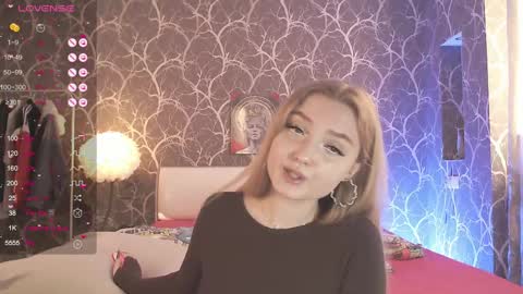 Mia online show from April 10, 2026, 3:28 pm