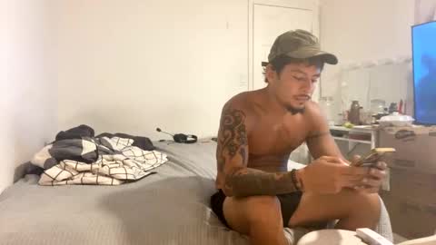 miamiclos1 online show from October 30, 2025, 2:02 am