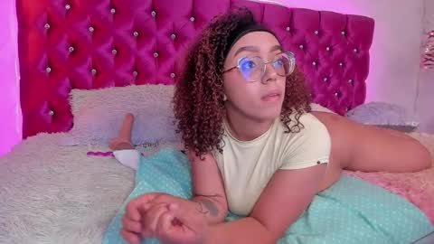 Snapshot of miamiller22 chatting on December 2, 2025, 7:09 pm miamiller22 online show from December 2, 2025, 7:09 pm