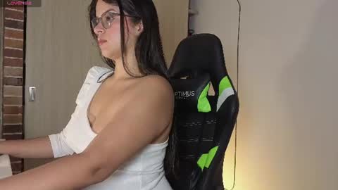 Snapshot of miamillerr_28 chatting on July 15, 2026, 7:57 am Mia online show from July 15, 2026, 7:57 am