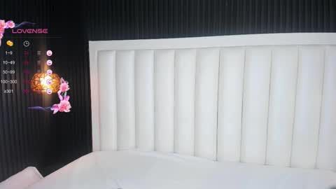 Snapshot of miamistrex chatting on September 24, 2025, 4:27 am Mia Mistrex online show from September 24, 2025, 4:27 am